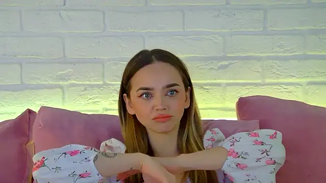 Snapshot of AnitaVenture chatting on 02/20/26, 04:53 AnitaVenture online show from 02/20/26, 04:53