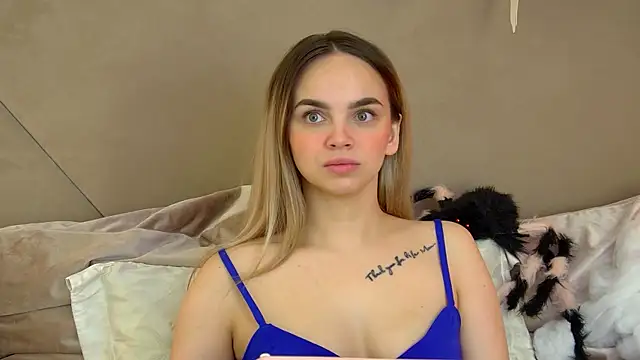 AnitaVenture online show from 10/26/25, 04:13