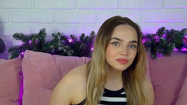 Snapshot of AnitaVenture chatting on 12/20/25, 04:26 AnitaVenture online show from 12/20/25, 04:26