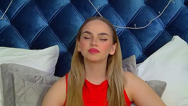 Snapshot of AnitaVenture chatting on 12/21/25, 04:25 AnitaVenture online show from 12/21/25, 04:25