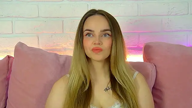 Snapshot of AnitaVenture chatting on 02/25/26, 04:23 AnitaVenture online show from 02/25/26, 04:23