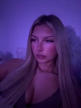 blondeeee online show from 03/25/26, 05:45