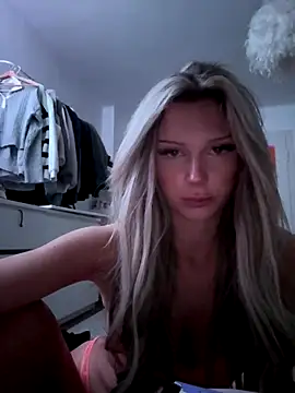 blondeeee online show from 12/22/25, 04:29