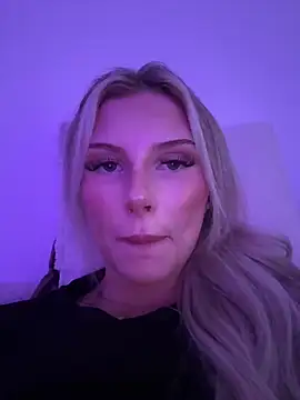 blondeeee online show from 06/24/26, 03:43
