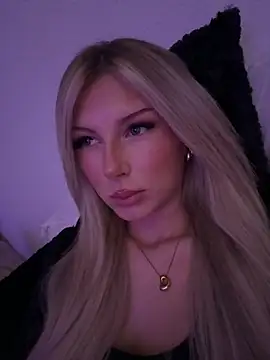 blondeeee online show from 04/15/26, 04:33