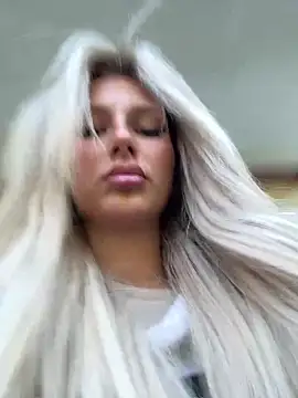 blondeeee online show from 04/28/26, 04:44