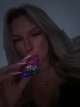 blondeeee online show from 05/07/26, 07:50