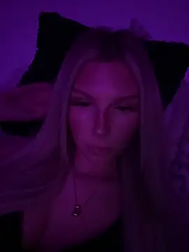 blondeeee online show from 04/11/26, 08:12