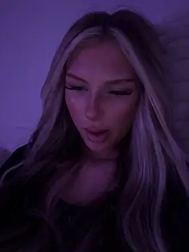 blondeeee online show from 05/18/26, 03:39