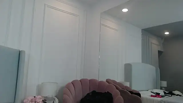 ChantalGarner online show from 10/04/25, 12:50