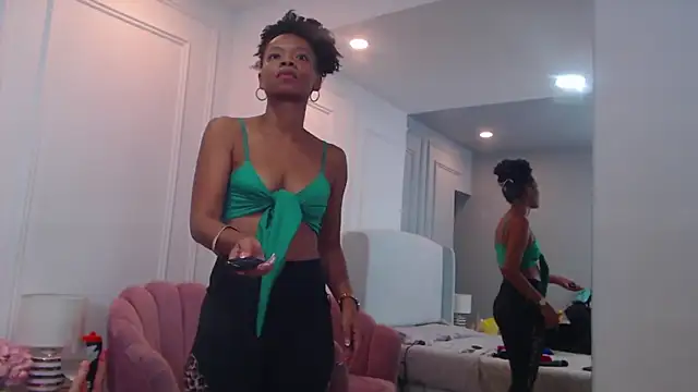 ChantalGarner online show from 10/22/25, 12:37