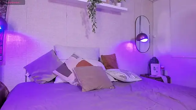 Snapshot of Violeta_dh chatting on 12/16/25, 12:09 Violeta dh online show from 12/16/25, 12:09