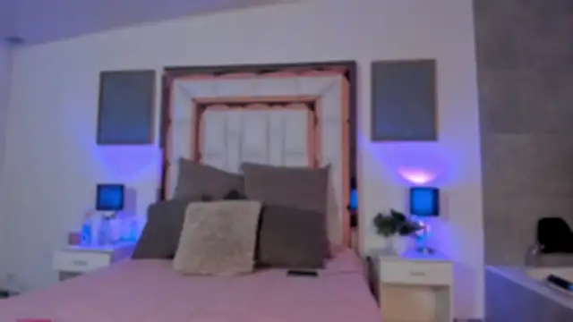 Snapshot of Violeta_dh chatting on 11/15/25, 12:09 Violeta dh online show from 11/15/25, 12:09