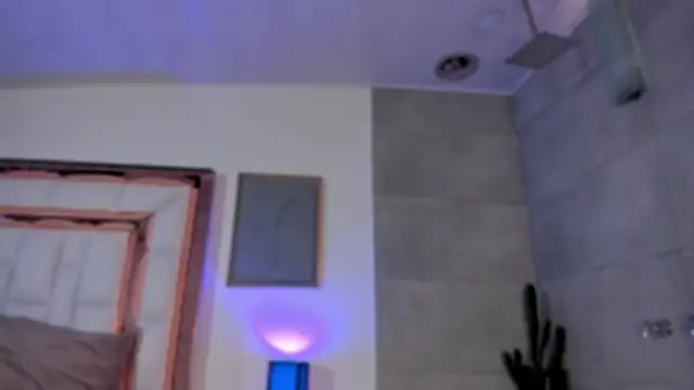 Snapshot of Violeta_dh chatting on 11/13/25, 12:42 Violeta dh online show from 11/13/25, 12:42