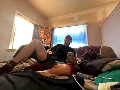 ThrowedWorldWide online show from 01/10/26, 03:51