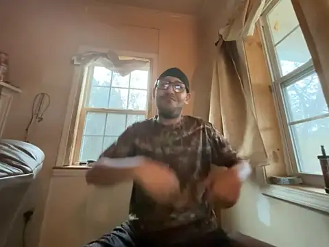 ThrowedWorldWide online show from 12/17/25, 12:54