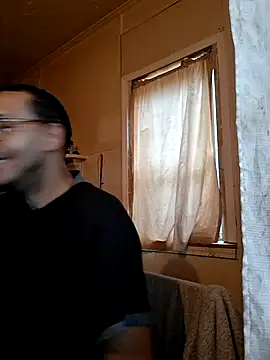 ThrowedWorldWide online show from 12/02/25, 01:02