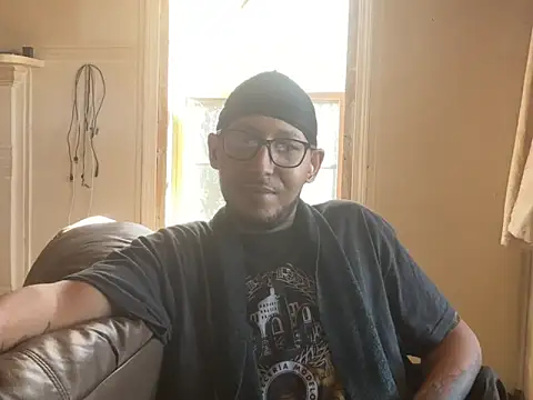 ThrowedWorldWide online show from 12/22/25, 04:40