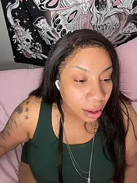 Snapshot of NeliaHexxen chatting on 10/31/25, 12:18 NeliaHexxen online show from 10/31/25, 12:18