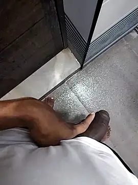 Snapshot of BIG_DICK__BOY chatting on 10/26/25, 04:29 BIG DICK BOY online show from 10/26/25, 04:29