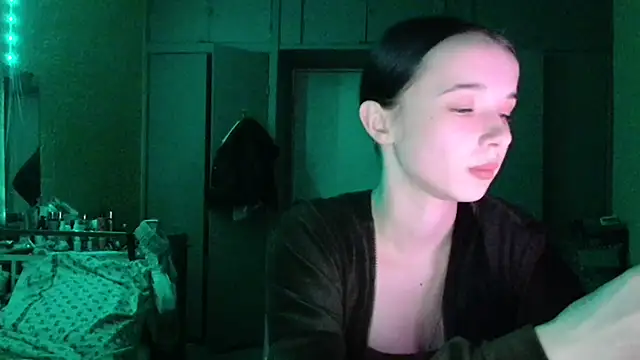 Emilia Light online show from 04/09/26, 05:52