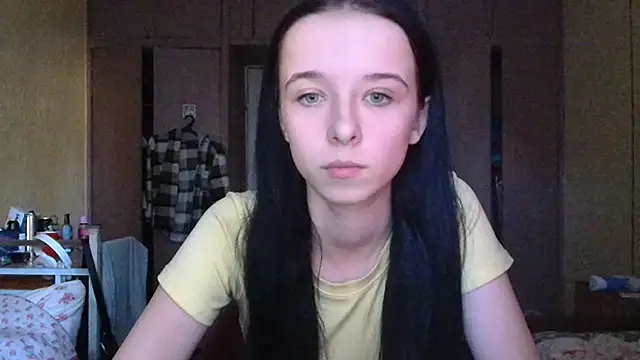 Snapshot of Emilia_Light chatting on 10/04/25, 05:53 Emilia Light online show from 10/04/25, 05:53