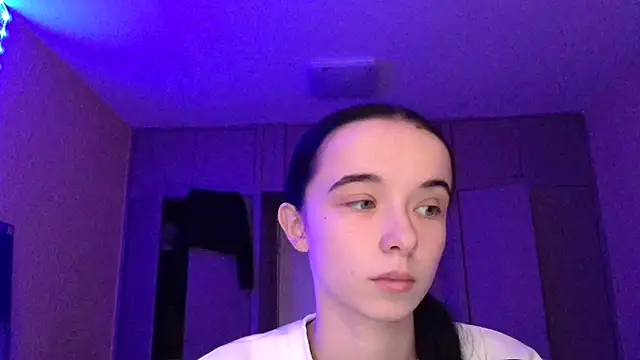 Emilia Light online show from 11/21/25, 06:23