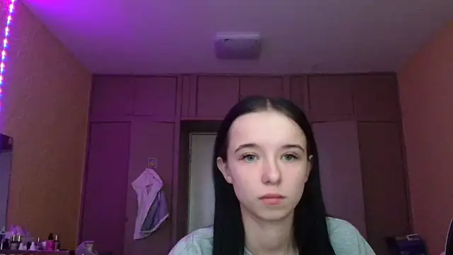 Emilia Light online show from 04/08/26, 06:48