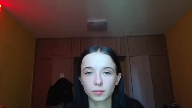 Emilia Light online show from 04/14/26, 08:19