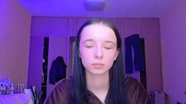 Emilia Light online show from 03/17/26, 07:11