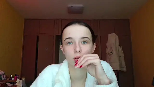 Emilia Light online show from 02/19/26, 08:00