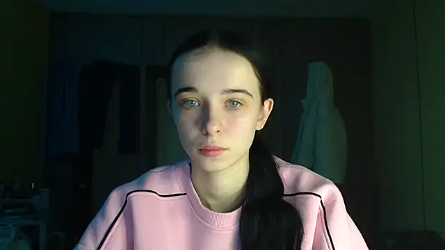 Emilia Light online show from 12/19/25, 07:00