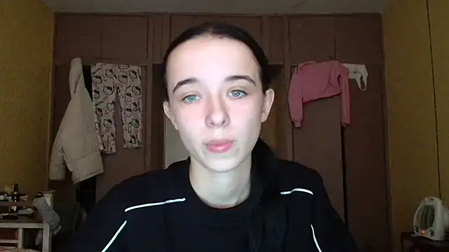 Emilia Light online show from 11/23/25, 09:08