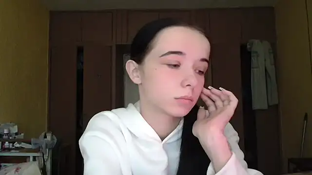 Emilia Light online show from 10/20/25, 09:43