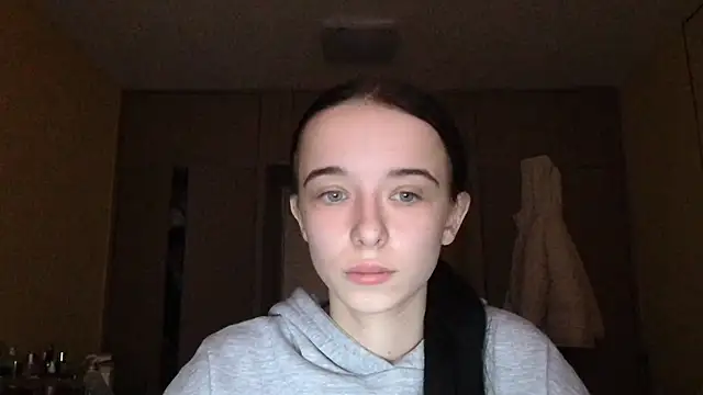 Emilia Light online show from 12/23/25, 09:19