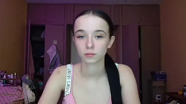 Emilia Light online show from 04/05/26, 12:56