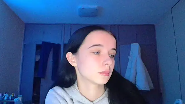 Emilia Light online show from 12/21/25, 10:06