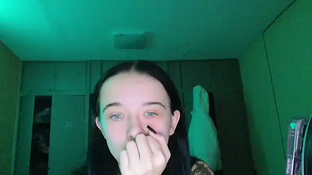 Emilia Light online show from 12/05/25, 07:07