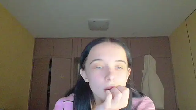 Emilia Light online show from 12/03/25, 08:47