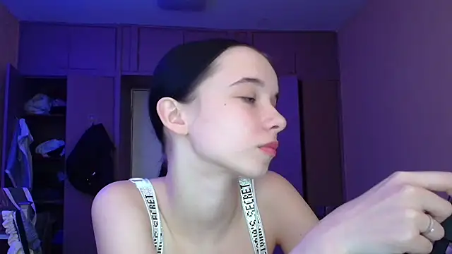 Emilia Light online show from 03/12/26, 01:37