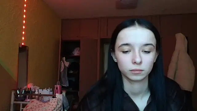 Emilia Light online show from 03/04/26, 08:33