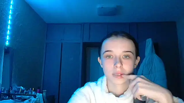 Emilia Light online show from 02/12/26, 05:45