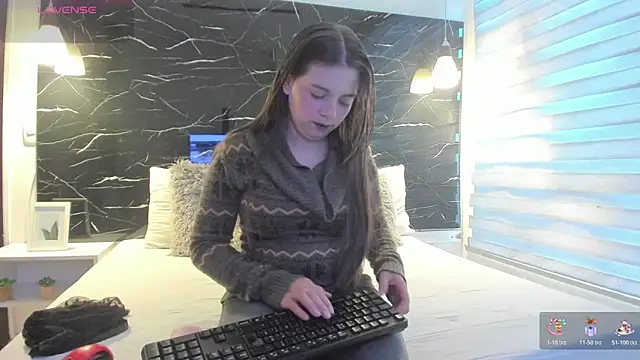 Snapshot of ZOE_LE chatting on 02/04/26, 11:49 ZOE LE online show from 02/04/26, 11:49