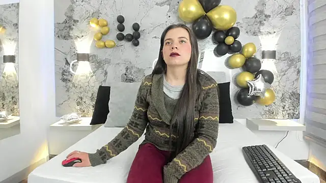 ZOE LE online show from 04/14/26, 09:03