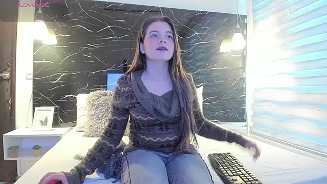 Snapshot of ZOE_LE chatting on 02/07/26, 11:40 ZOE LE online show from 02/07/26, 11:40