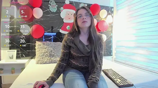 Snapshot of ZOE_LE chatting on 12/22/25, 11:43 ZOE LE online show from 12/22/25, 11:43