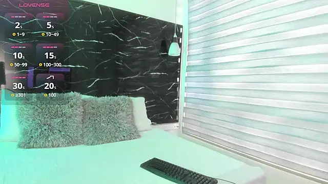 Snapshot of ZOE_LE chatting on 11/06/25, 11:36 ZOE LE online show from 11/06/25, 11:36