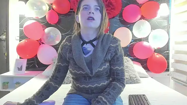 Snapshot of ZOE_LE chatting on 02/17/26, 11:40 ZOE LE online show from 02/17/26, 11:40