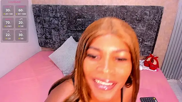 Layla lell online show from 10/11/25, 02:56