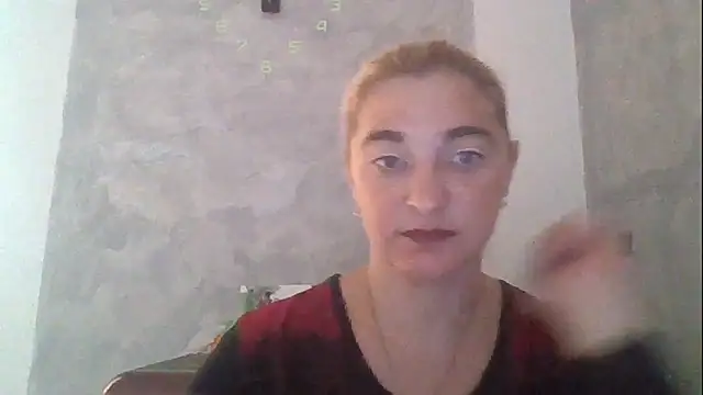 Snapshot of GoldenAngelMilf chatting on 10/06/25, 08:04 GoldenAngelMilf online show from 10/06/25, 08:04